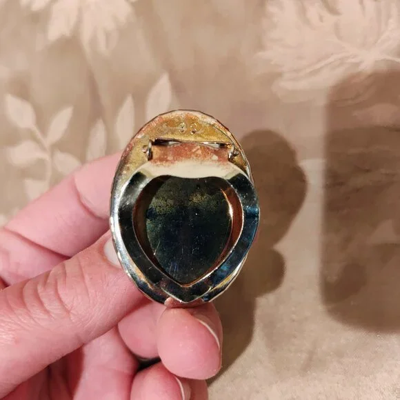 Vintage French Cameo White Rose Scarf Clip, Used - Picture 5 of 7